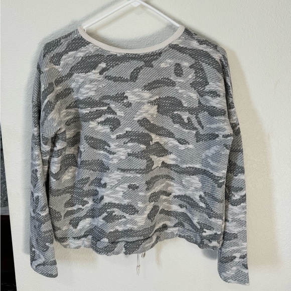 Off white & Grey Camouflage Oversized Sweater with Synch String Bottom - Picture 2 of 4